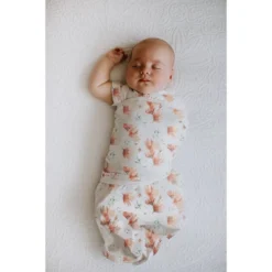 Embe Transitional Swaddle Wrap Out