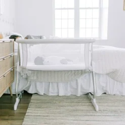 Baby Delight Beside Me Dreamer Bassinet & Bedside Sleeper -Graco Shop GUEST 4f6d5b45 8b65 403a 888b 6ad5f62bd6df