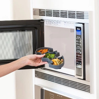 Bumkins DC Comics Batman Grip Dish - Gray 3 Bumkins DC Comics Batman Grip Dish - Gray - Image 3