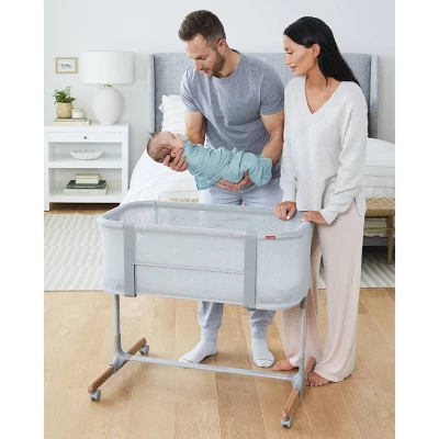 Skip Hop Cozy-Up 2-in-1 Bedside Sleeper & Bassinet 6 Skip Hop Cozy-Up 2-in-1 Bedside Sleeper & Bassinet - Image 6
